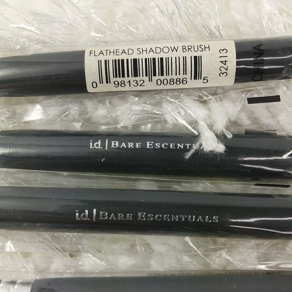 5 for $ 25 ID Bare Escentuals Flathead brush - Picture 2 of 4